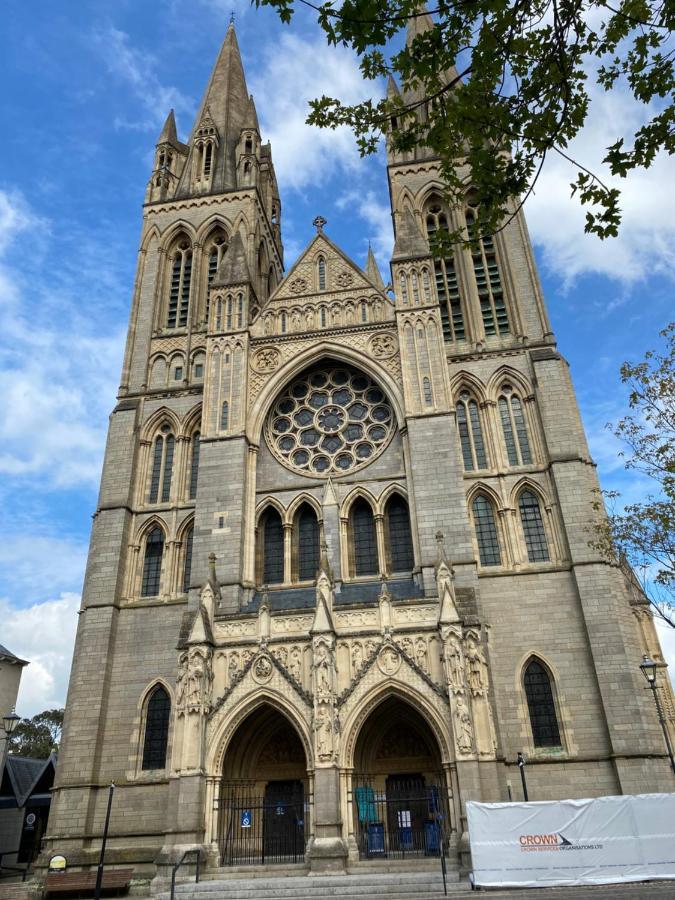 Apartment No 8 - Stay In Style In The Heart Of The Cathedral City. Truro Eksteriør billede