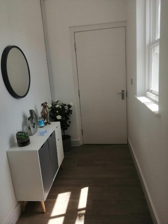 Apartment No 8 - Stay In Style In The Heart Of The Cathedral City. Truro Eksteriør billede
